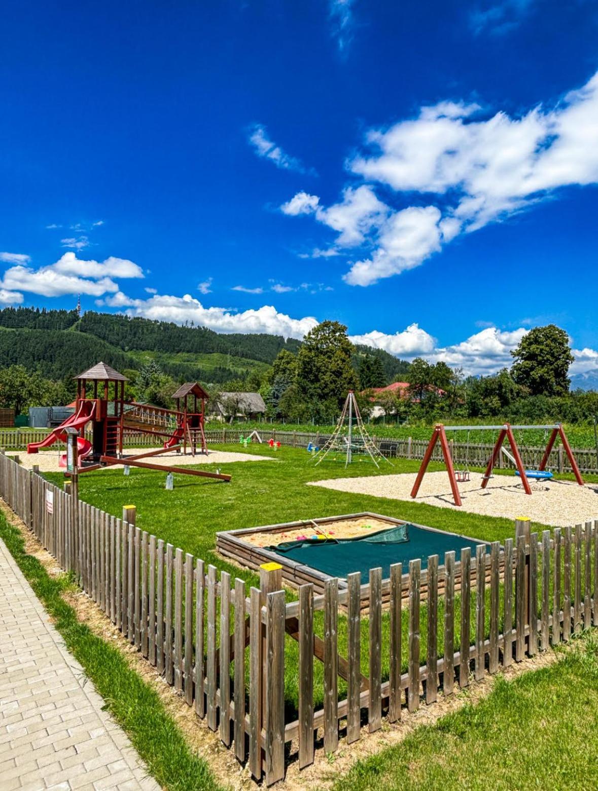 Rezort Zvernica Vlachy - Family & Fun Zewnętrze zdjęcie